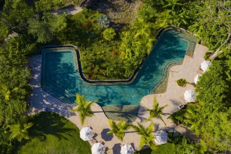 Secluded peninsula resorts providing ultra‑privacy and premium resort amenities for elite travellers